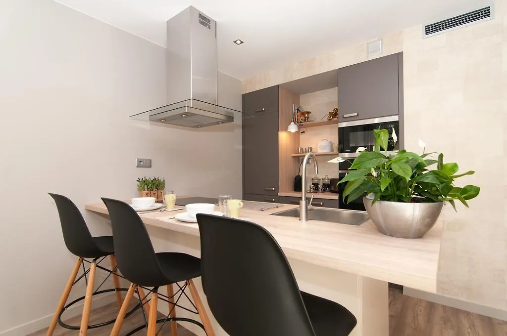 Montaber Apartments - Sagrada Familia Barcelona 0*,  Hiszpania