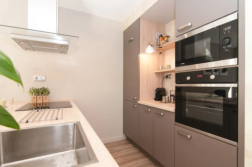 Montaber Apartments - Sagrada Familia Barcelona