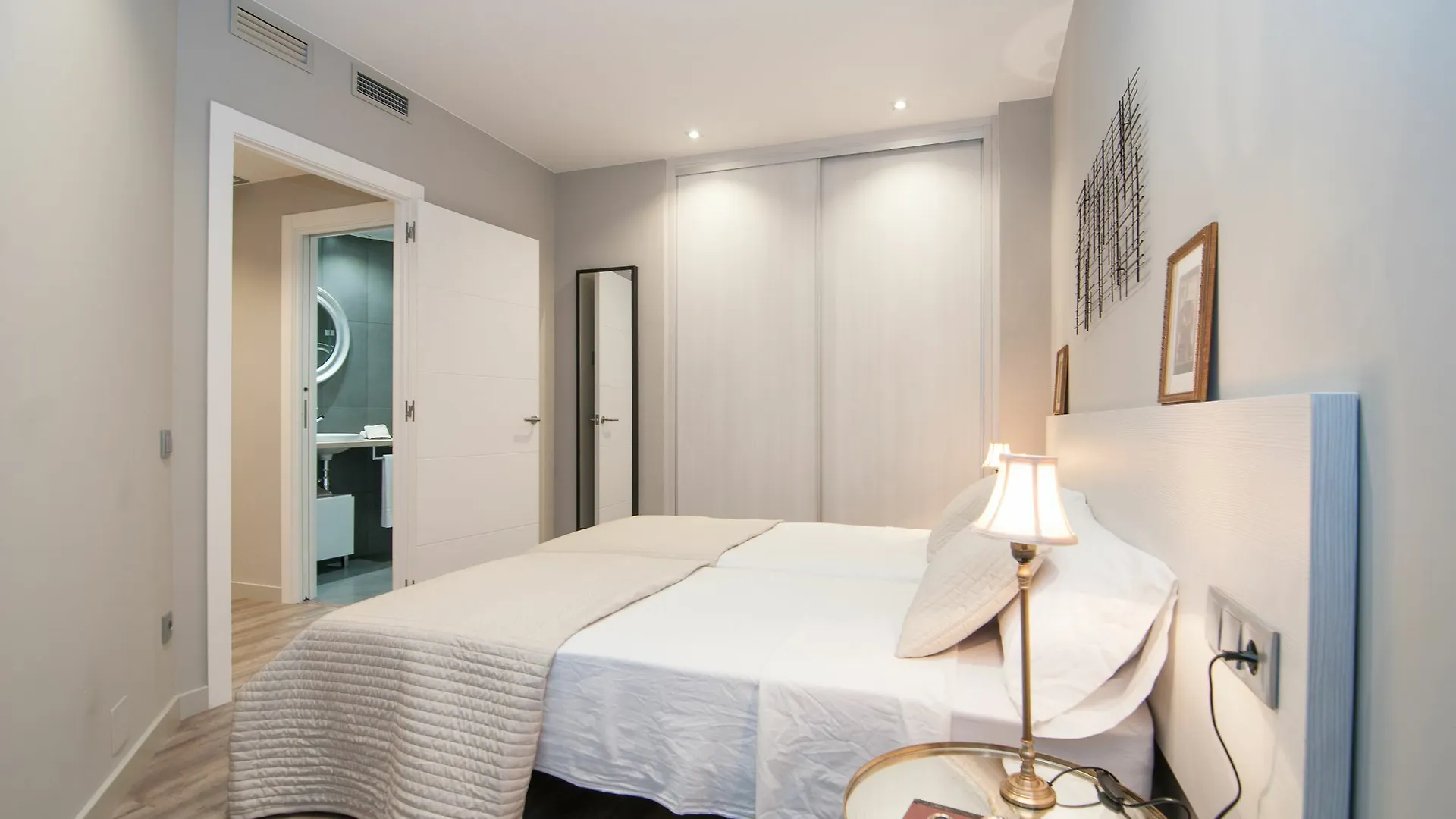 Montaber Apartments - Sagrada Familia Barcelona