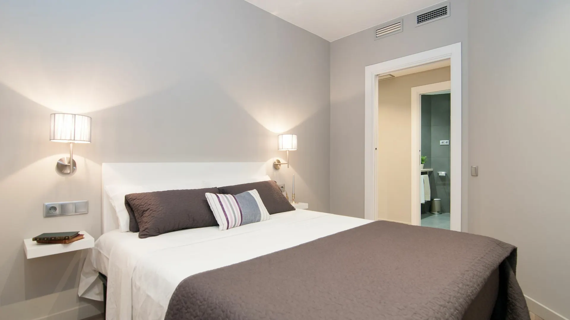 Montaber Apartments - Sagrada Familia Barcelona